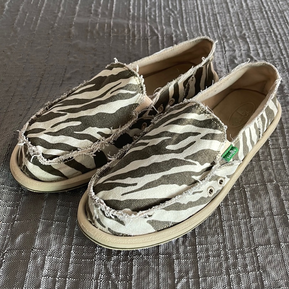 Sanuks